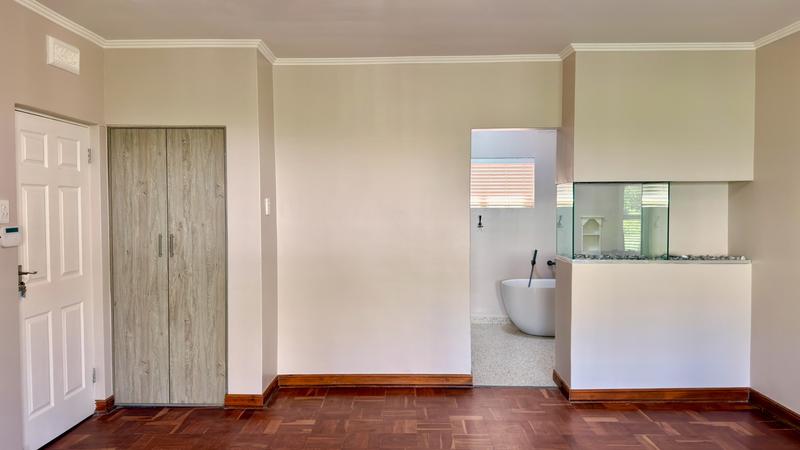 5 Bedroom Property for Sale in Kenridge Western Cape